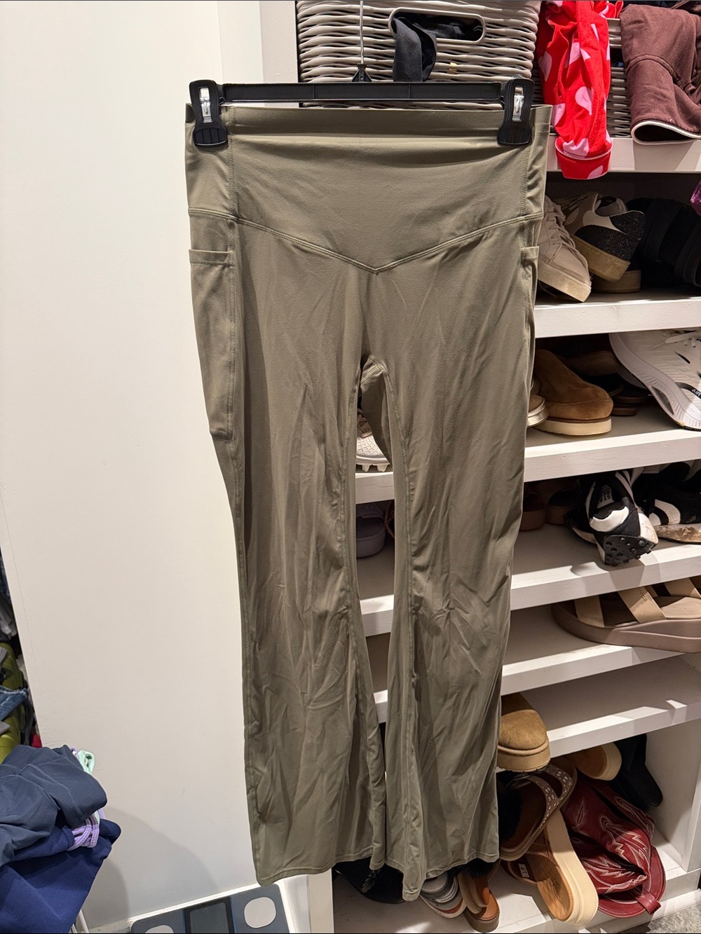 HALARA Olive Green High-Waist Flare Leggings